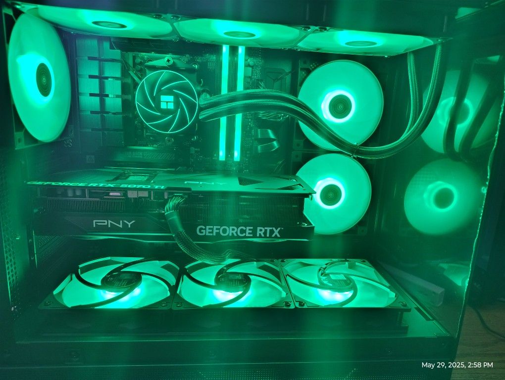 High End Gaming PC 7800X3D + 5070 Ti