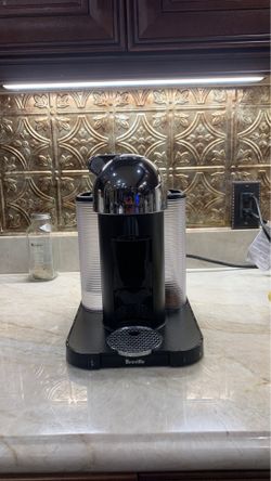 Nespresso by breville coffee machine with Aeroccino