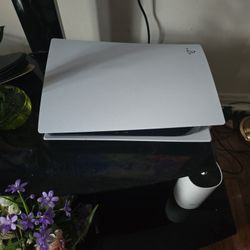 PS5 Digital W/1TB SSD