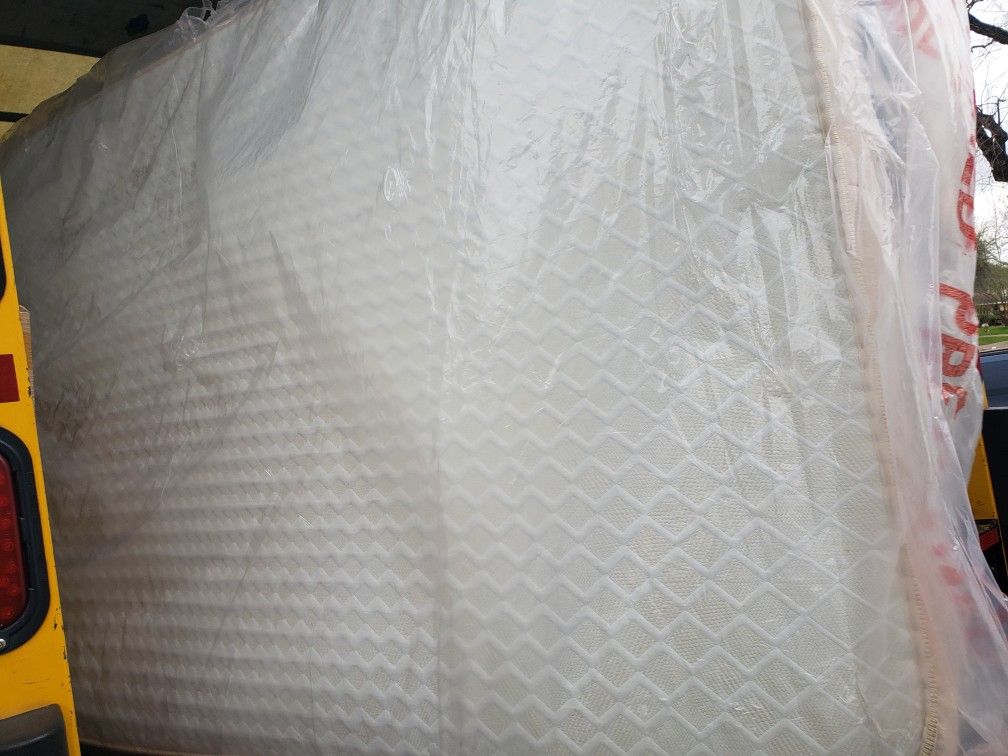 Full Size Matress With Boxpring Free Delivery