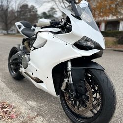 2015 Ducati 899