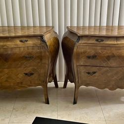 Exquisite Pair Of Italian Chest Or drawers Antique With Burlwood And Inlay Details 