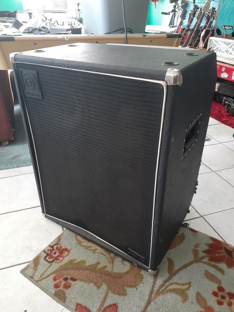 Ampeg 410 HLF