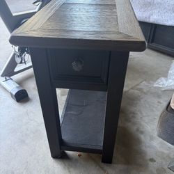 Bolanburg Chairside End Table