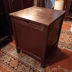 Stylish End Table w/Secret Storage Cabinet. Toplift. Solid Wood! $75  OBO