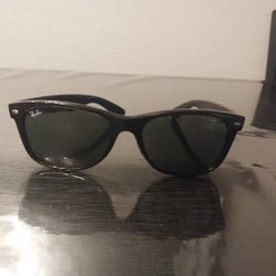 Ray Ban Sunglasses New Wayfarer RB2132