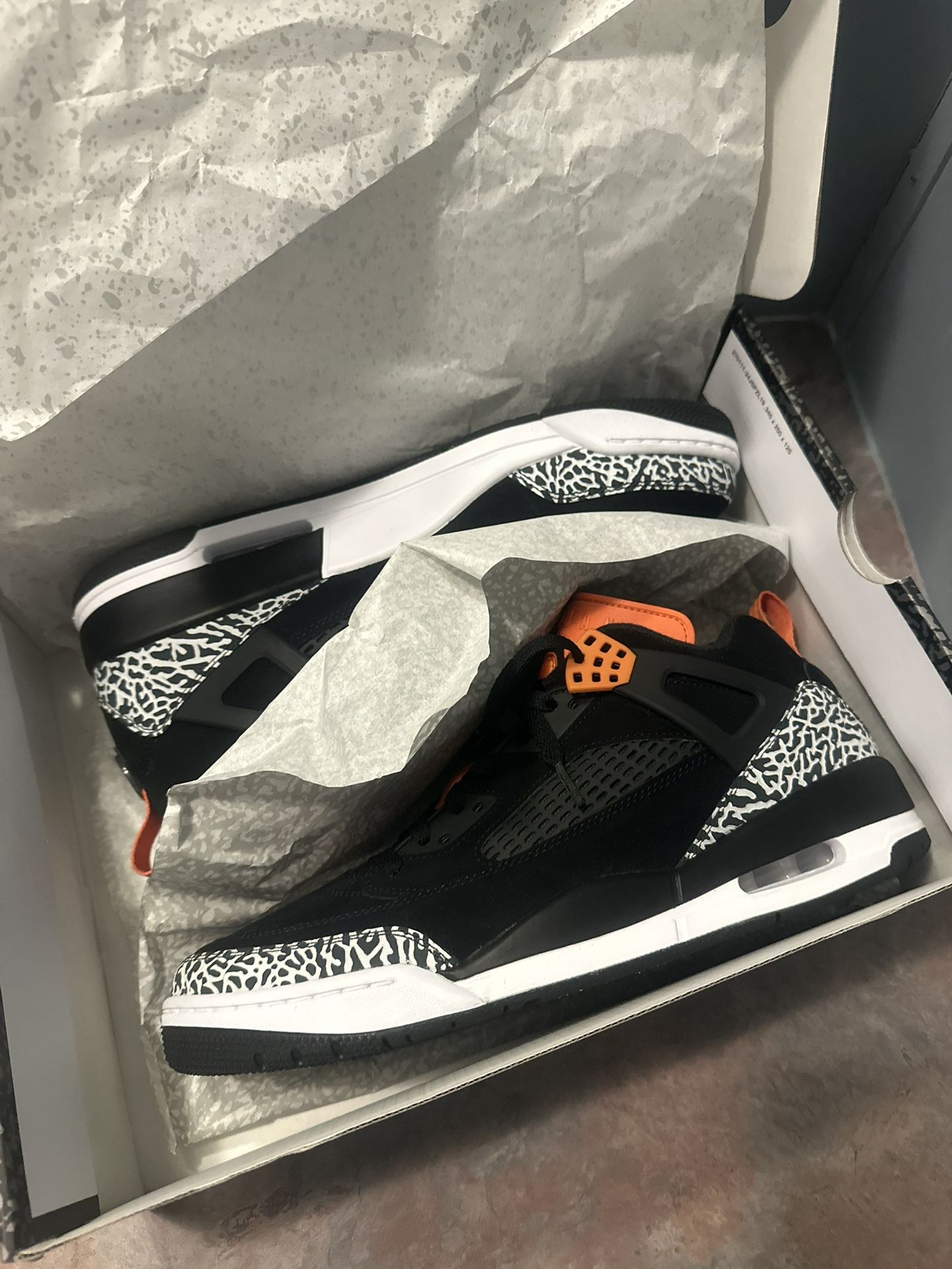 Jordan flight spizike Lows. Size 11.5