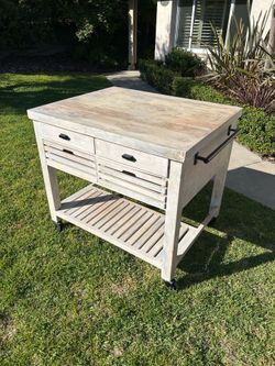 Mercana Columbia II Rolling Kitchen Island – Solid Wood – 46" Kitchen Cart