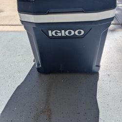 Igloo Rolling Cooler 