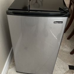 Mini Fridge - Magic Chef (Stainless Steel Finish)