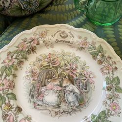 Cute Beatrix Potter Royal Doulton  Branbly Hedge Plate