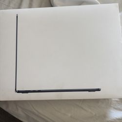 MacBook Air M3 2024 