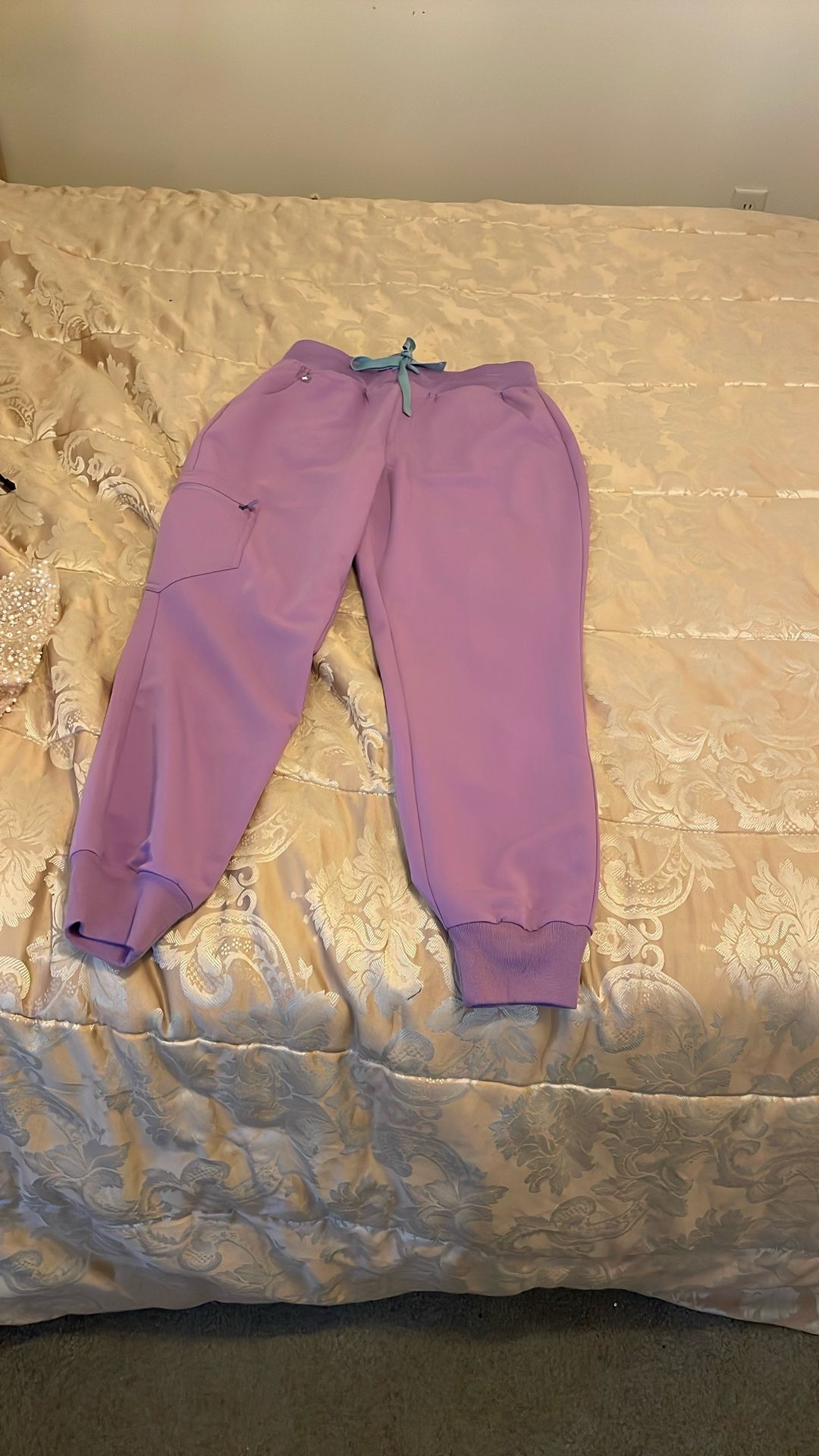 Women’s Wear Figs Scrubs Small Petite 