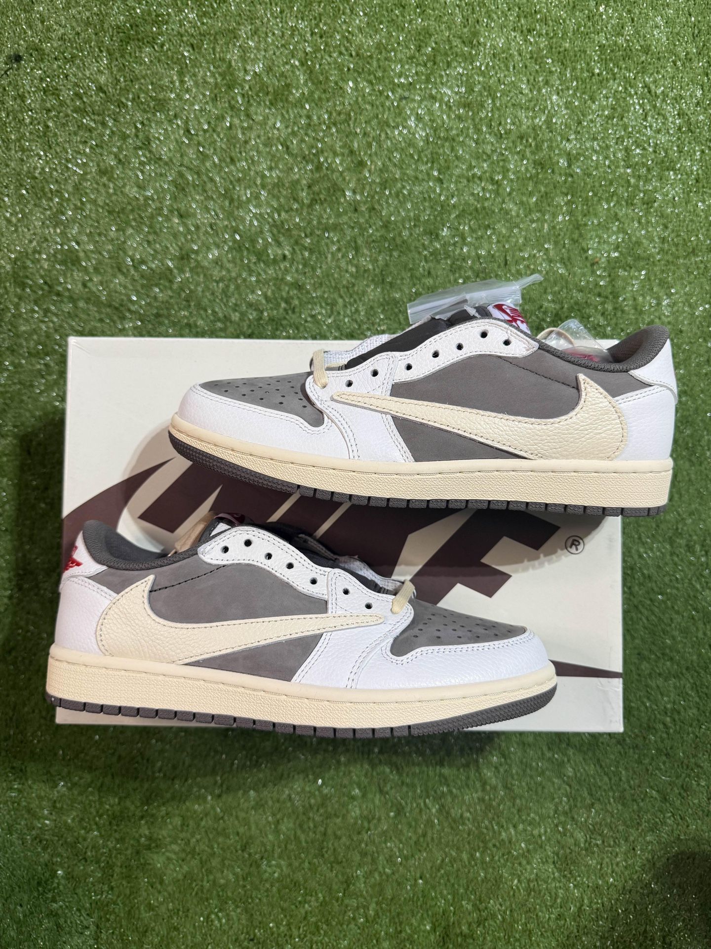 Travis Scott Jordan 1 Reverse Mocha Lows