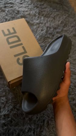 Yeezy slides onyx