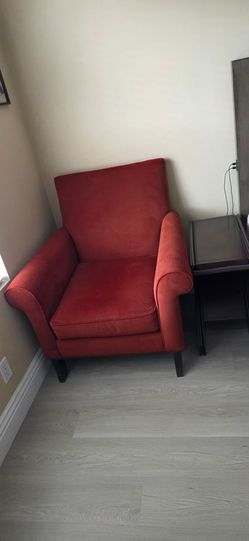 BEAUTIFUL RED ACCENT CHAIR WITH NICE BROWN SIDE TABLE!