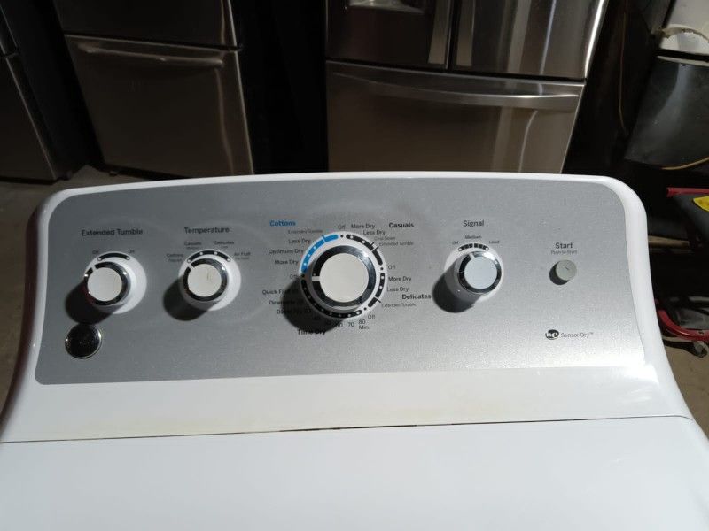 GE Gas Dryer In Good Working Conditions 225/90 Days Of Warranty for