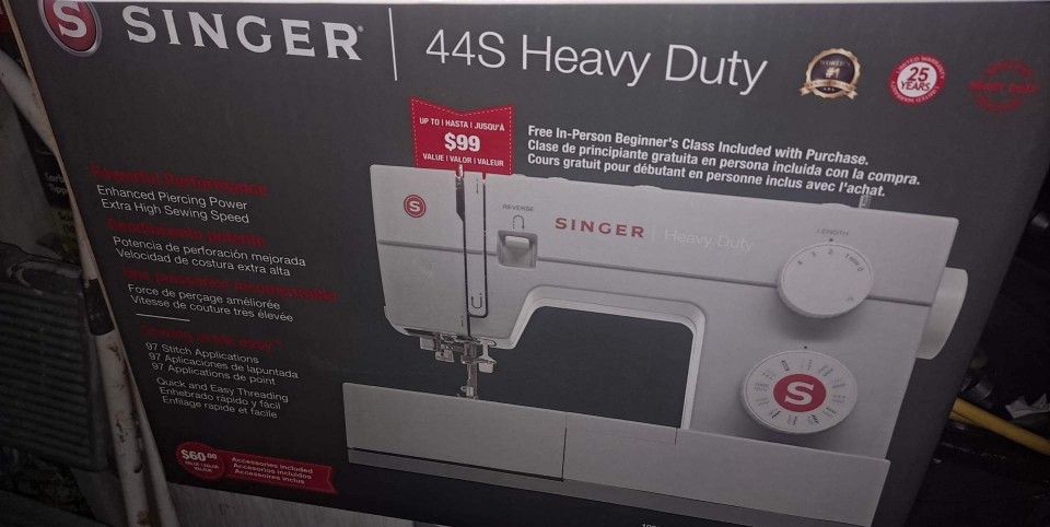 New Singer 44S Heavy Duty Classic Sewing Machine (Factory Sealed)