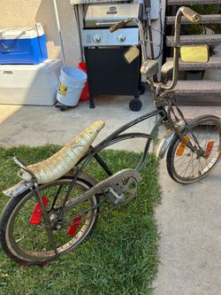 schwinn stingray 20 inch low Rider all original parts $600firm