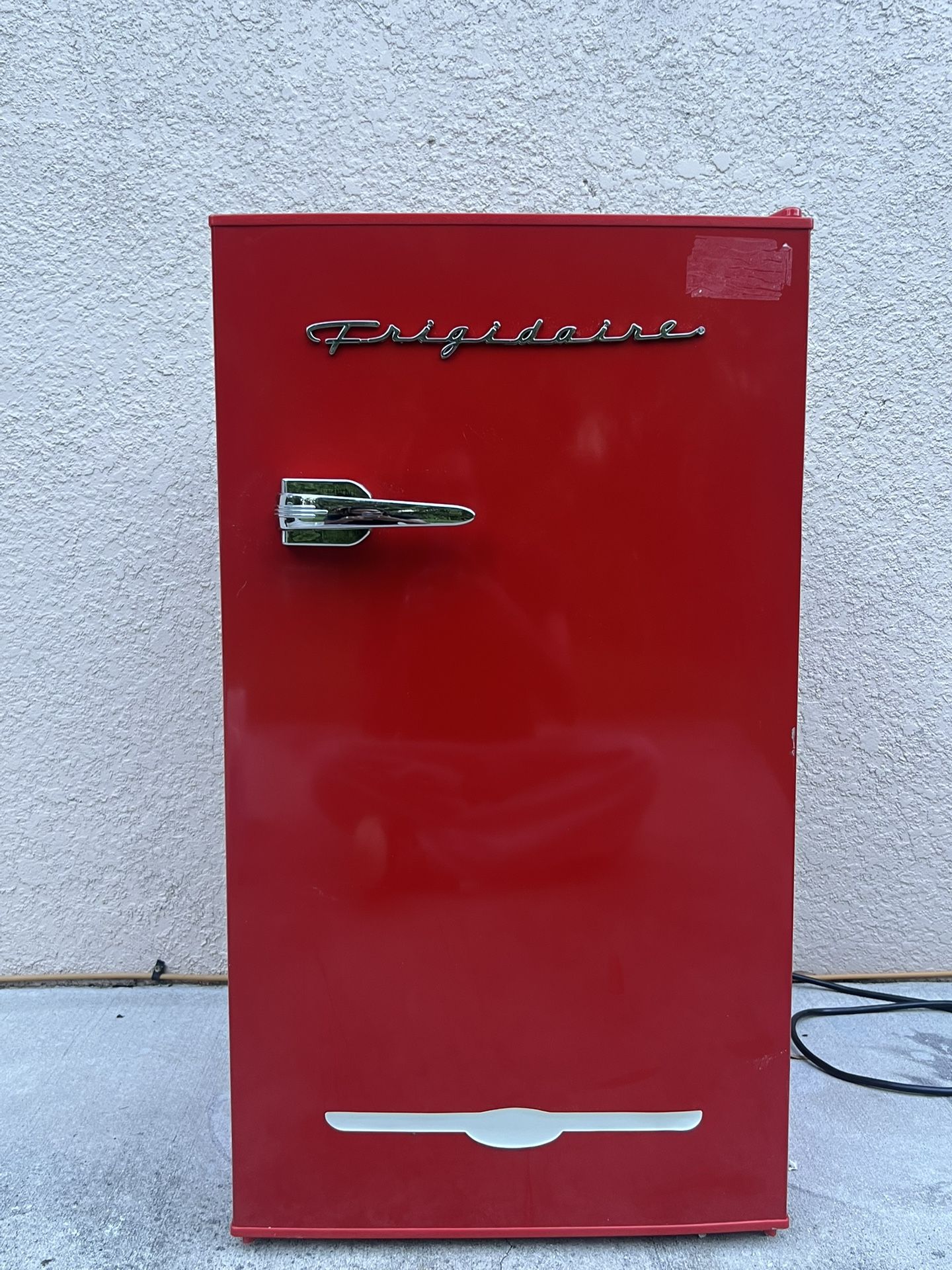 Red Retro Mini Fridge – Cold & Clean - 3.2 cu. Ft