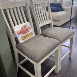 Set Of 2 BRAND NEW standard Ct Ht Stools