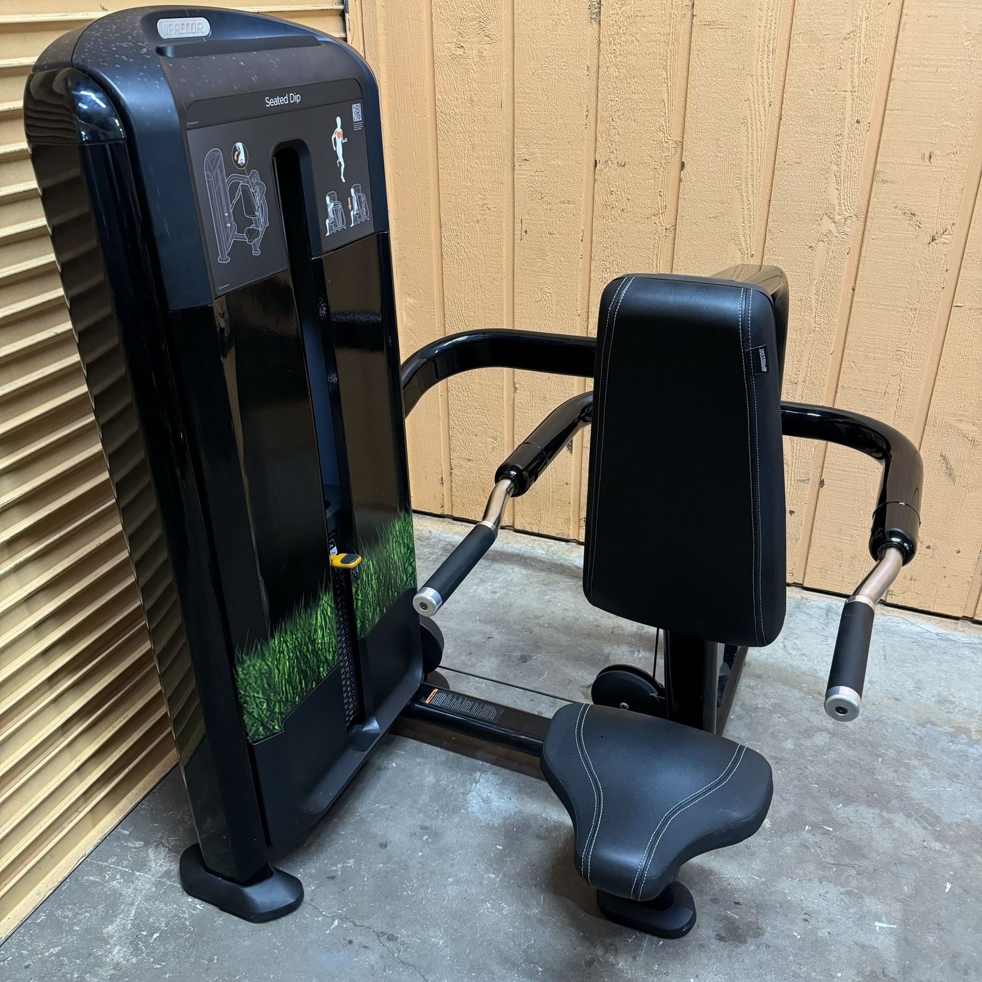 Precor Discovery Seated Dip / Tricep Press - Excellent Condition- Commercial Gym Equipment - Nautilus, Body Masters, Cybex, Hammer Strength, Flex,