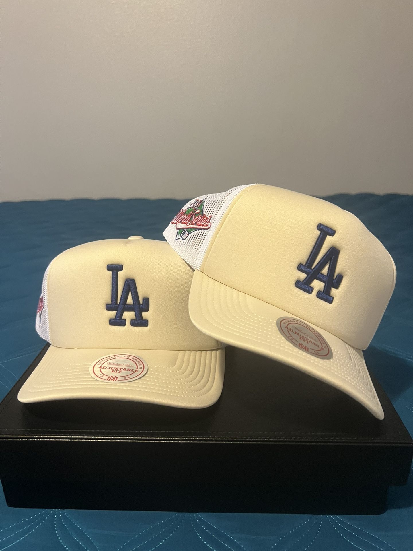 Los Angeles Dodgers Mitchell And Ness SnapBack Trucker Tan Brand New