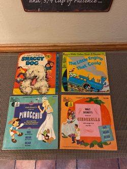 3 Vintage Disneyland record and books..1 Golden record Shaggy Dog ❤️