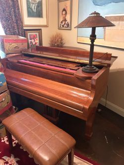 baby grand piano