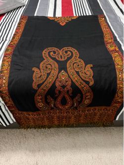 Women light weight shawl embroidered
