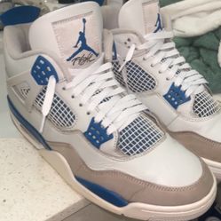 Size 11 Men’s Jordan 4s