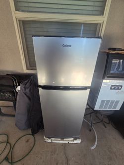 Mini fridge