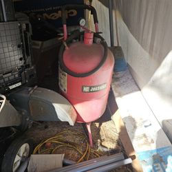 JOBSMART upright Tank compressor With Hose 