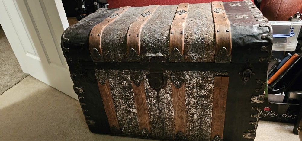Antique Chest- Early 1900's