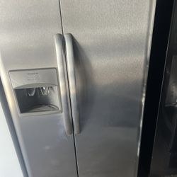 Good Conditions Refrigerator 