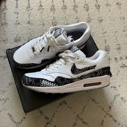 Nike Air Max 1 BHM