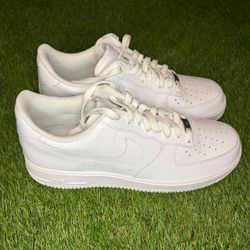 🔥 White Air Force 1s – Size 12 🔥