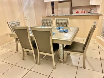 Dining table set