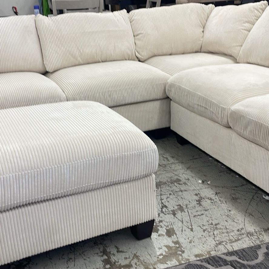New 99x99 Sectional Couch / Free Delivery 