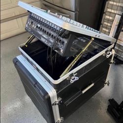 Mixer-Allen&Heath QU-16 Digital Audio Mixer System With Rolling Case