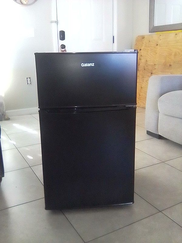 Galanz Mini Fridge/Freezer 