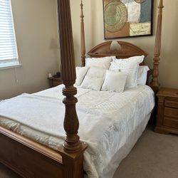 Queen Size Poster Bed With Dresser And Nightstand 