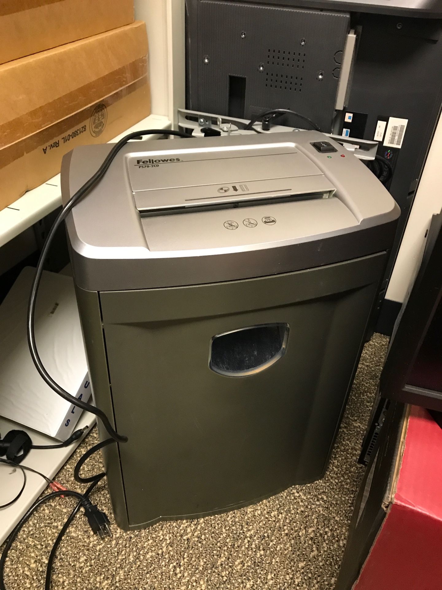 Fellowes shredder PS702