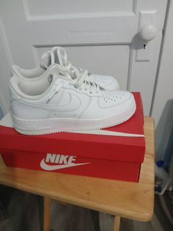 Nike Air Forces size 9