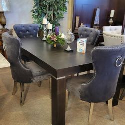 Table + 4 Black Chairs