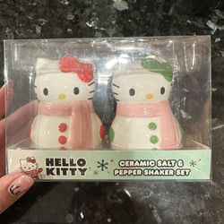 Hello Kitty Snowman Salt And Pepper Shakers