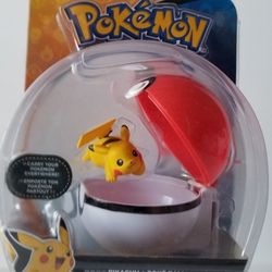 Tomy Pokemon Clip n Carry Pikachu + Poke Ball.