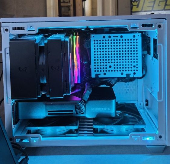 GAMING PC INTEL I7 13700K WITH RTX 5070
