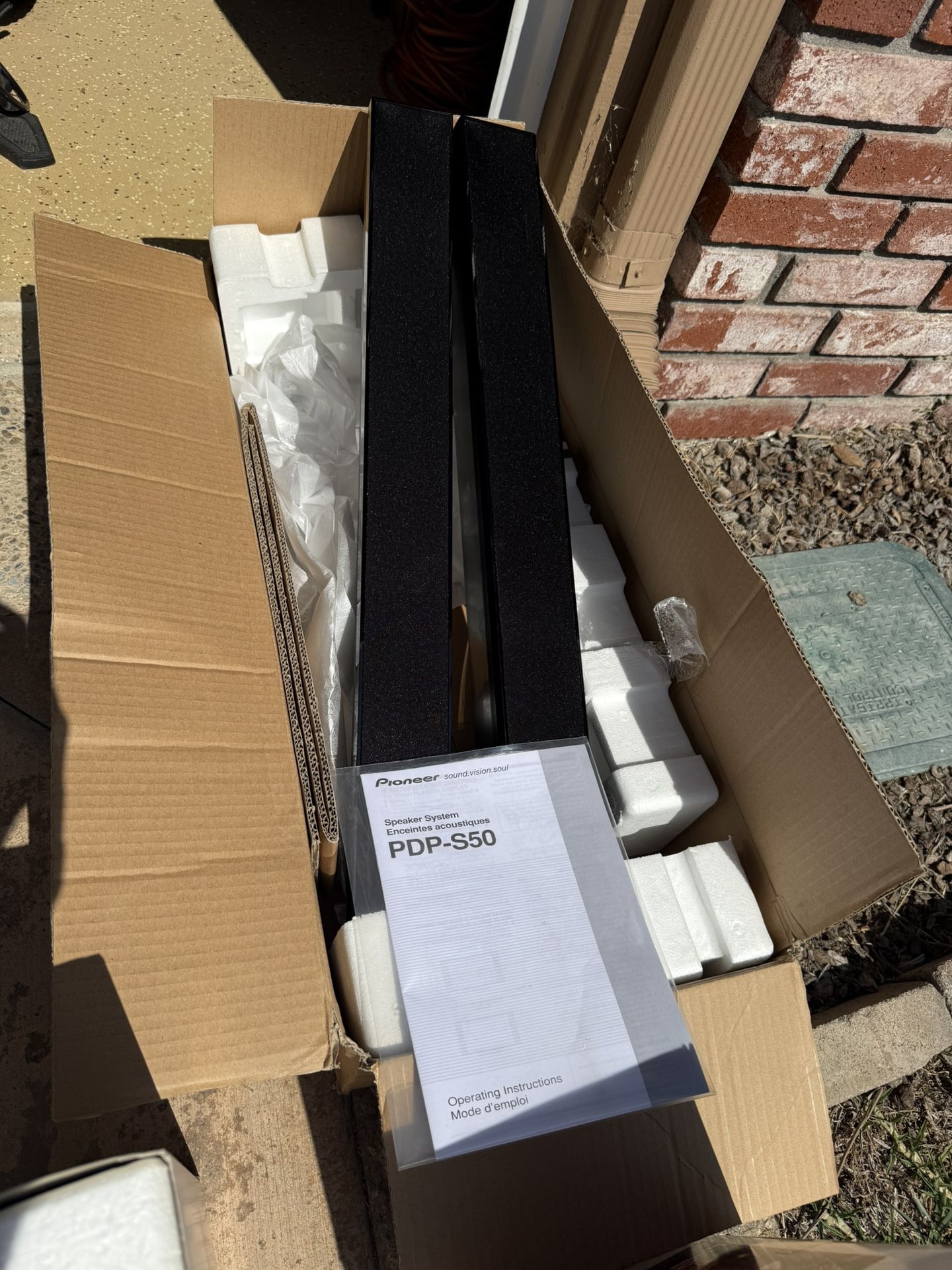 2 Pioneer speakers  Brand NEW