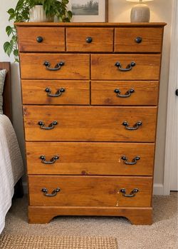 *Pending* Ashley Furniture 5-Drawer Dresser | Rustic Farmhouse Charm 🪵✨